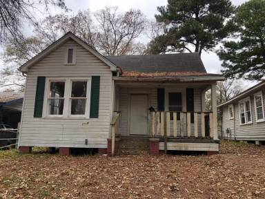 Main picture of 2506 Malcolm St