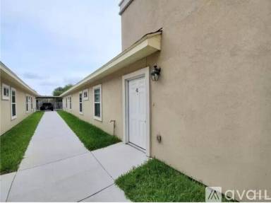 Main picture of 2205 N Mojave
