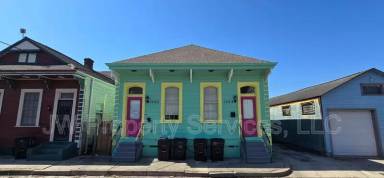 Main picture of 1032 Piety St