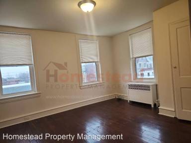 Main picture of 106 S 2nd St