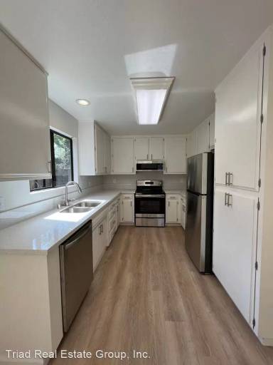 Main picture of 871 Toro St