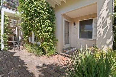Main picture of 8271 Norton Ave