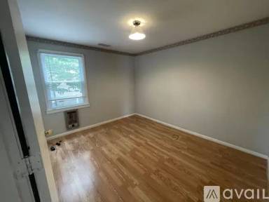 Main picture of 2002 Hutton Dr