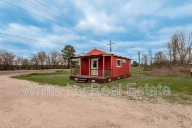 Main picture of 2094 S Robb St