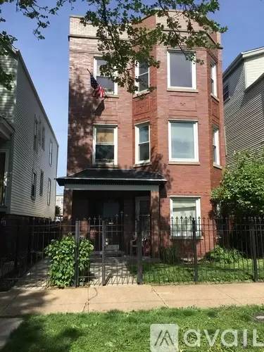 Main picture of 2946 N Avers Ave