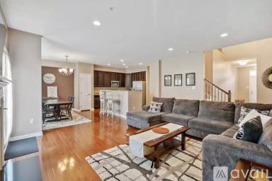 Main picture of 812 Fairgate Dr