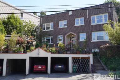 Main picture of 766 Belmont Ave E