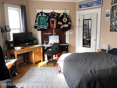 Main picture of 4 Sparhawk St