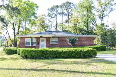 Main picture of 635 Stiles Ave