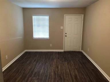 Main picture of 3927 Prudence Dr