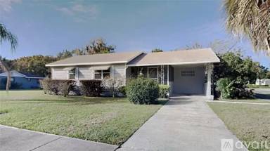 Main picture of 120 S Hull Ave