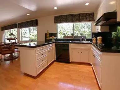 Main picture of 835 Runningwood Cir