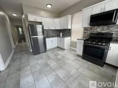Main picture of 5724 S May St