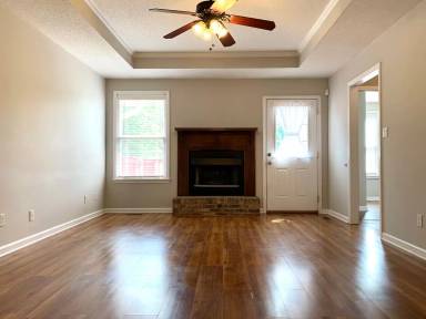 Main picture of 212 Bradley Ct