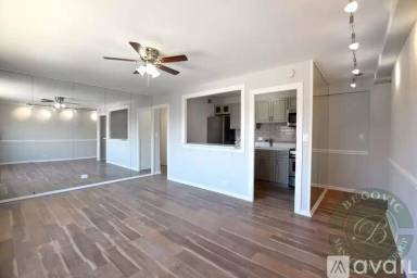 Main picture of 7710 N Sheridan Rd