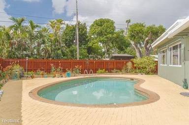 Main picture of 3722 Taft St