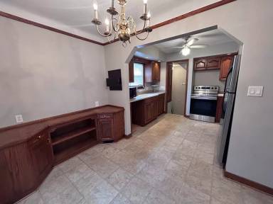 Main picture of 4509 Torrington Ave