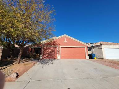 Main picture of 840 Zinnia Cir