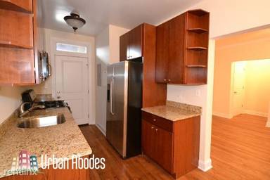 Main picture of 748 W Addison St