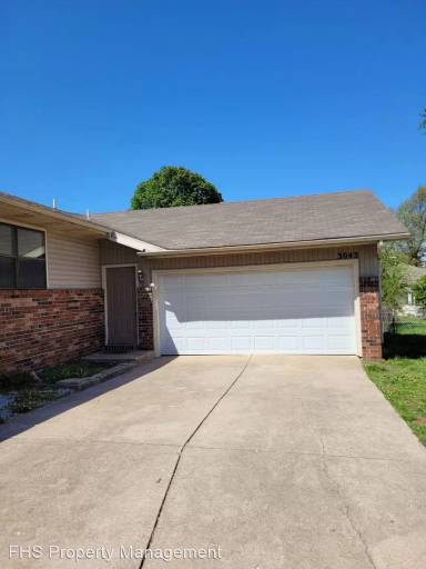 Main picture of 3035 W Greenwood St