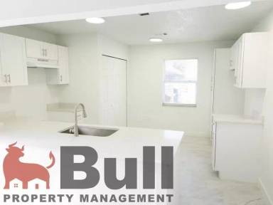 Main picture of 32 Sandalwood Ct
