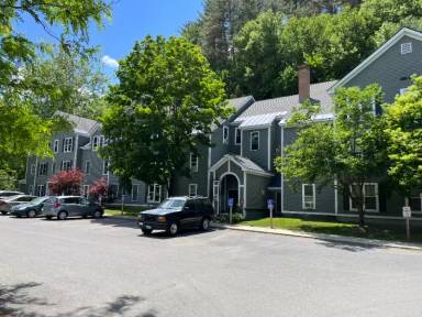Main picture of 498 Marlboro Rd