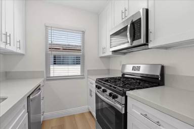 Main picture of 4827 Elmwood Ave