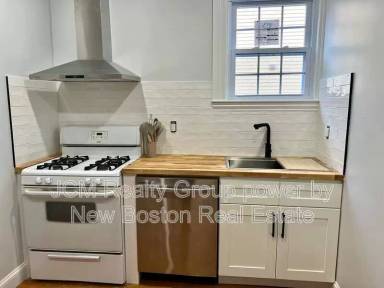 Main picture of 10 Union Ave