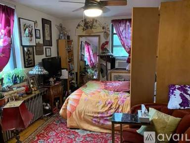 Main picture of 321 W 105th St
