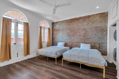 Main picture of 331 Decatur St