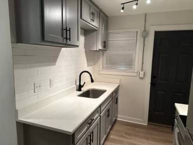 Main picture of 762 Fraser St SE