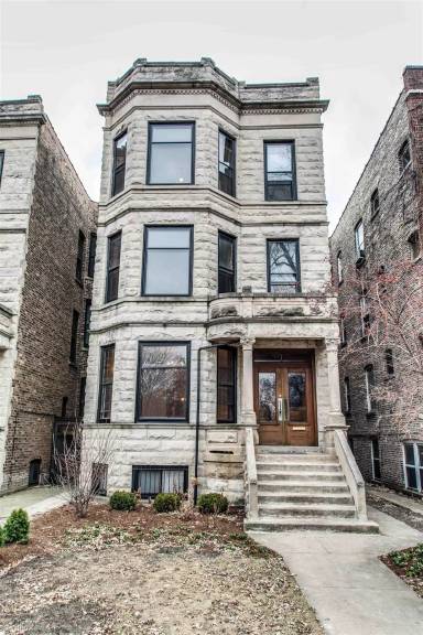 Main picture of 2905 W Logan Blvd