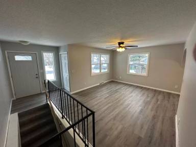 Main picture of 12421 Tyler St NE