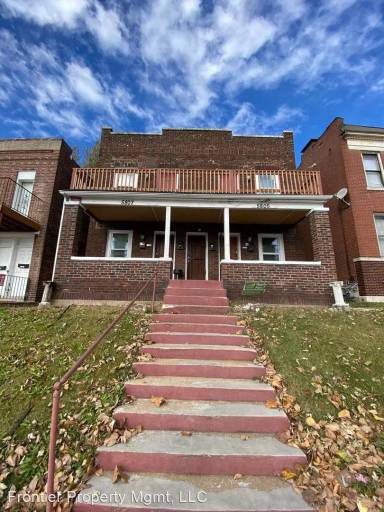 Main picture of 5805 S Broadway