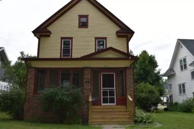 Main picture of 1016 S University St