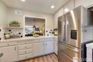 Main picture of 102 Mission Dr