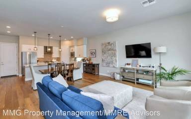 Main picture of 1111 E Missouri Ave