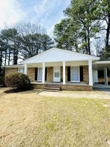 Main picture of 824 Stoneykirk Dr