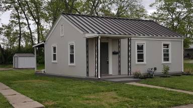 Main picture of 1005 Centennial St