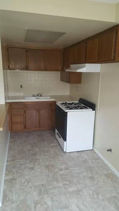 Main picture of 555 N Gaffey St