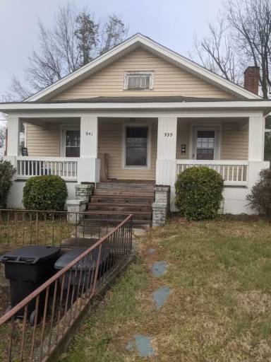 Main picture of 939 S Church St