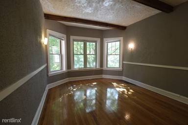 Main picture of 3505 N Pine Grove Ave