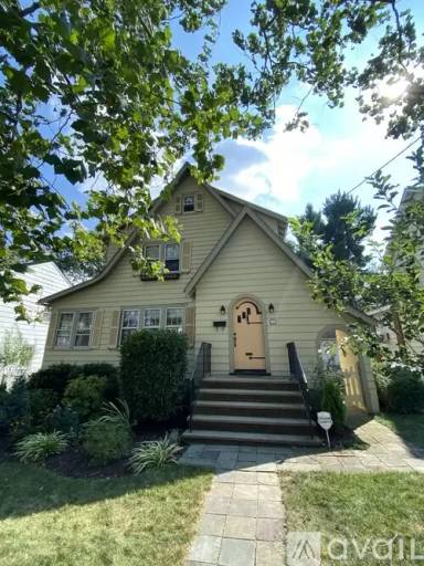 Main picture of 18 Elberta Rd