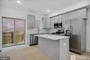 Main picture of 1121 S 26th St