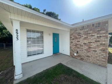Main picture of 8923 Forest Oak Dr