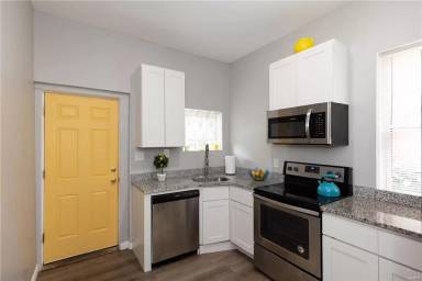 Main picture of 3001-3005 Magnolia Ave