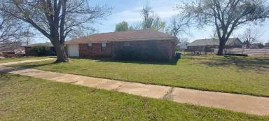 Main picture of 221 W Orbit Dr
