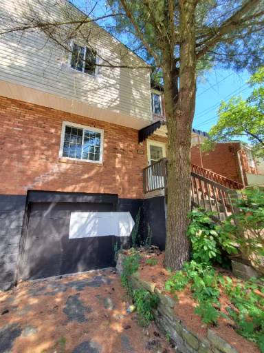 Main picture of 854 Oranmore St