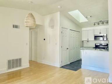 Main picture of 1275 Keys Lake Dr NE