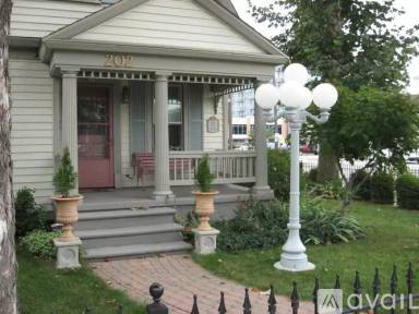Main picture of 514 S Center St